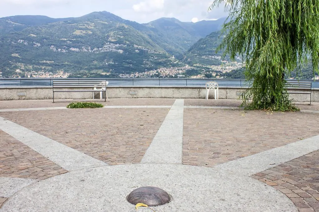 Daire La Mansarda Sul Lago Lezzeno
