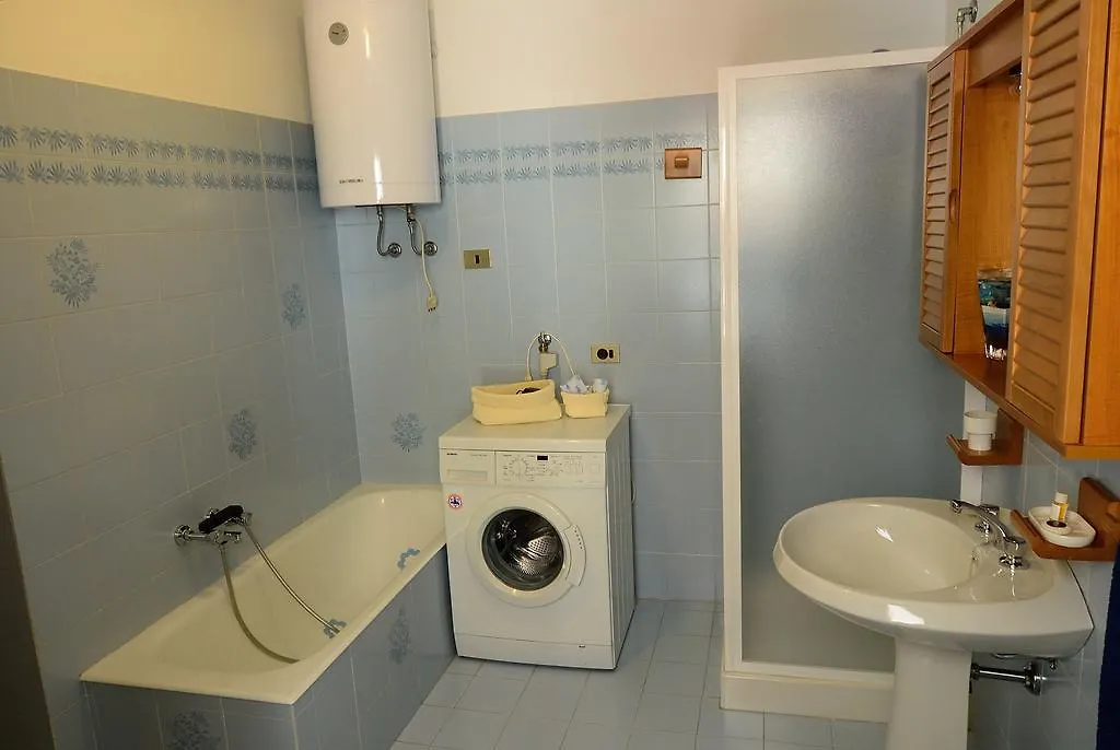 Apartment La Mansarda Sul Lago Lezzeno