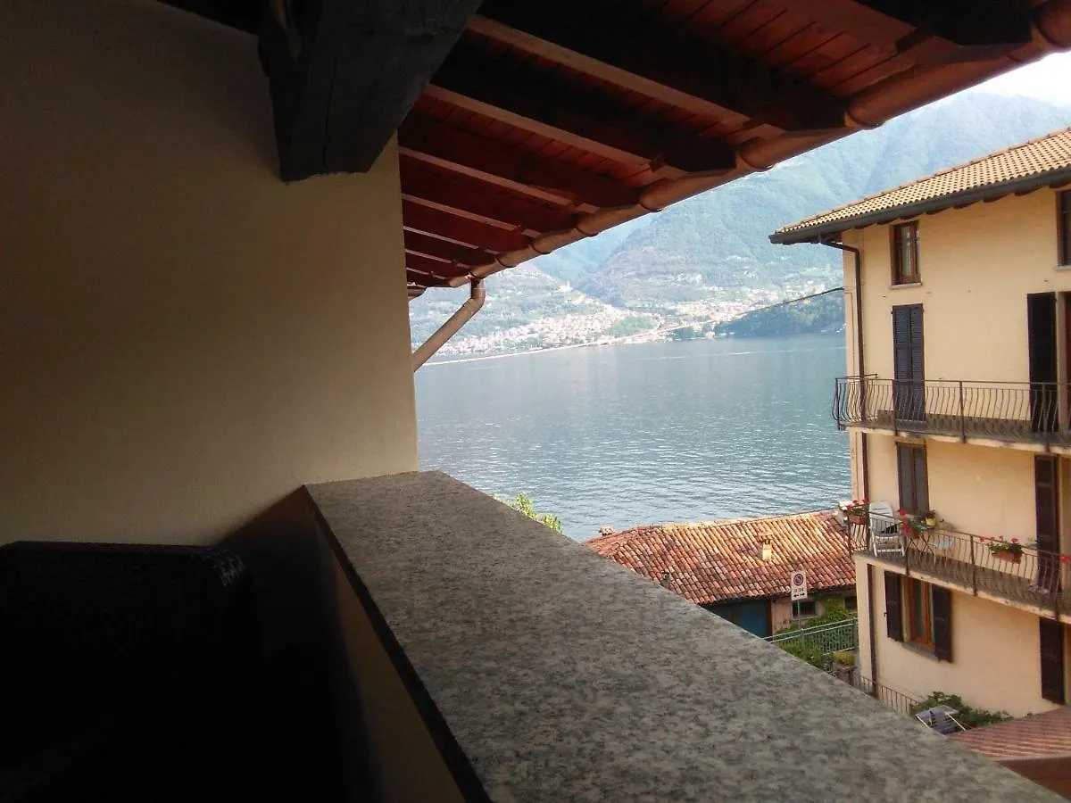 La Mansarda Sul Lago Lezzeno Apartment